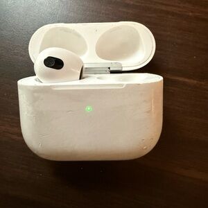 Airpods 3rd generation with left airpod